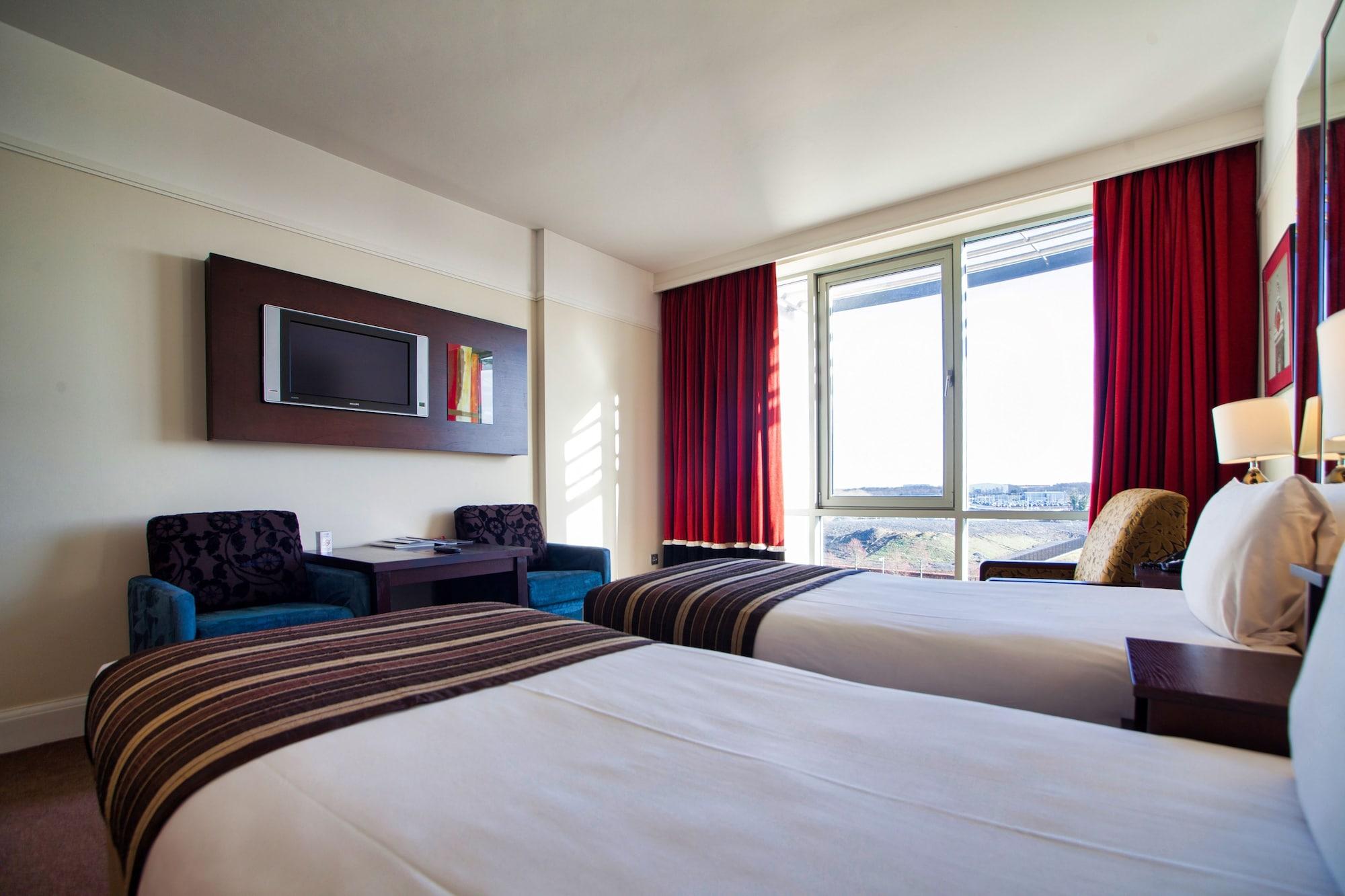 Carlton Hotel Blanchardstown Bagian luar foto