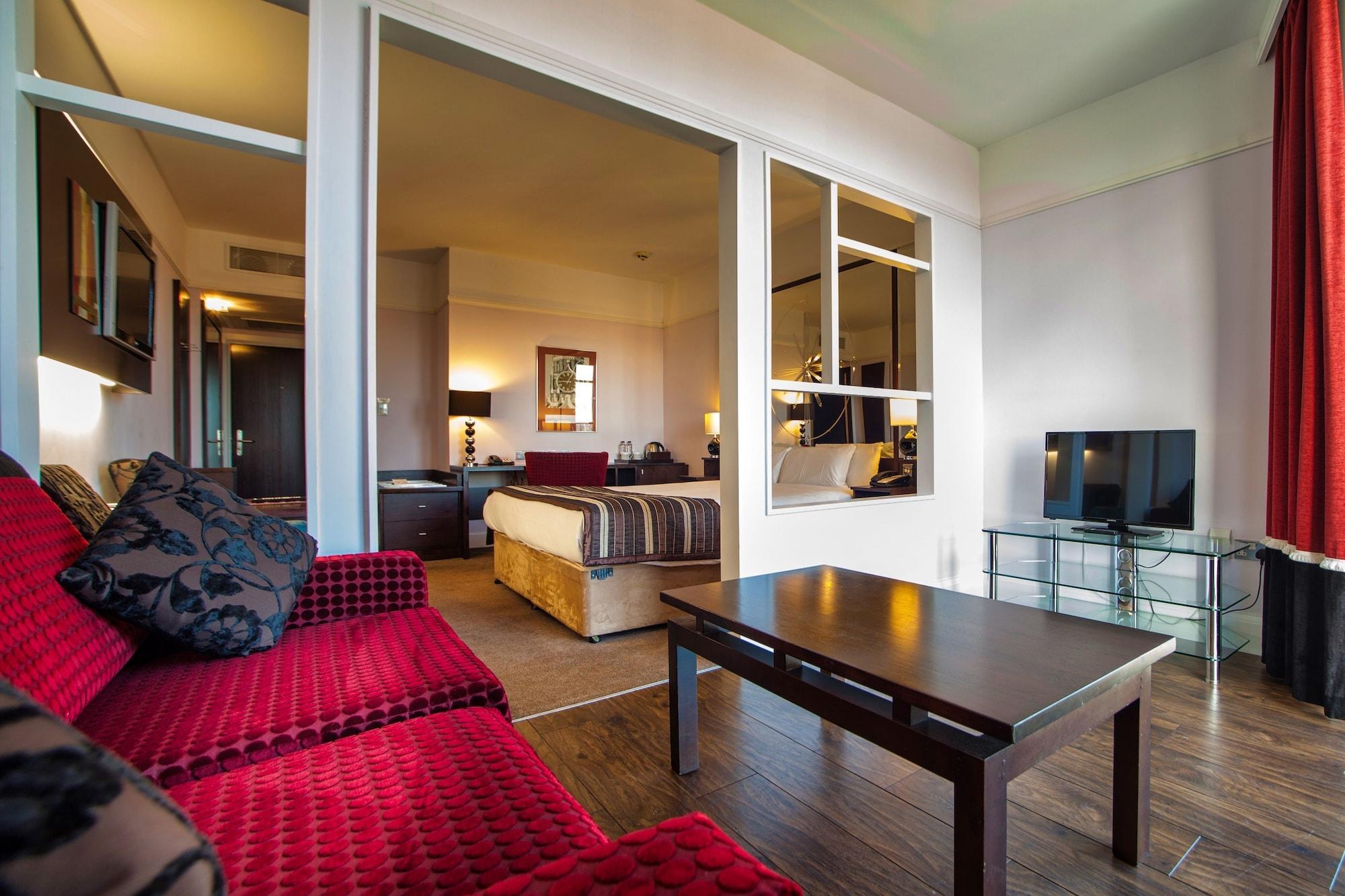 Carlton Hotel Blanchardstown Bagian luar foto