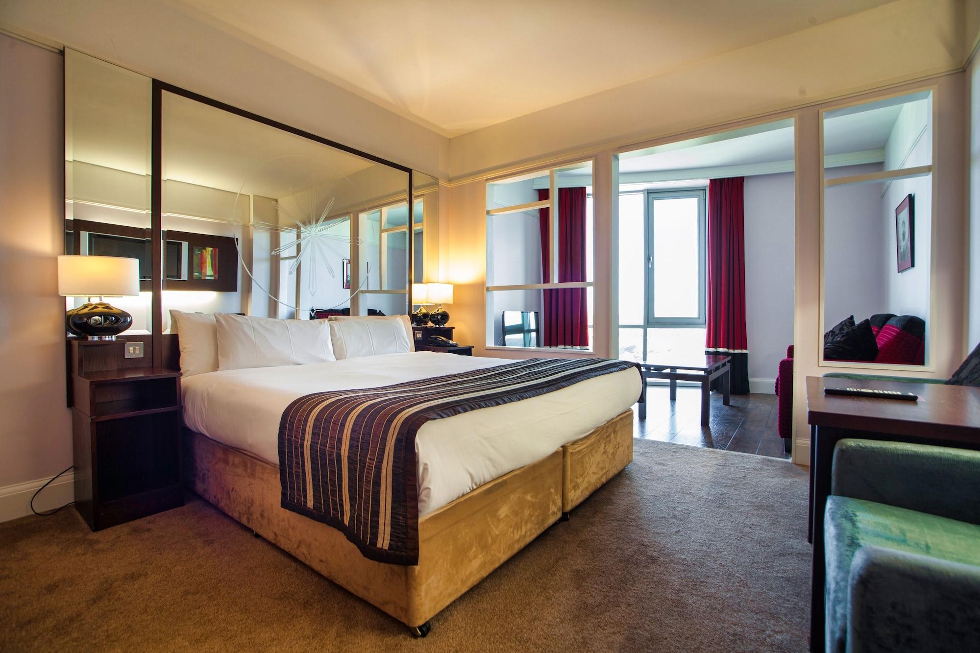 Carlton Hotel Blanchardstown Bagian luar foto