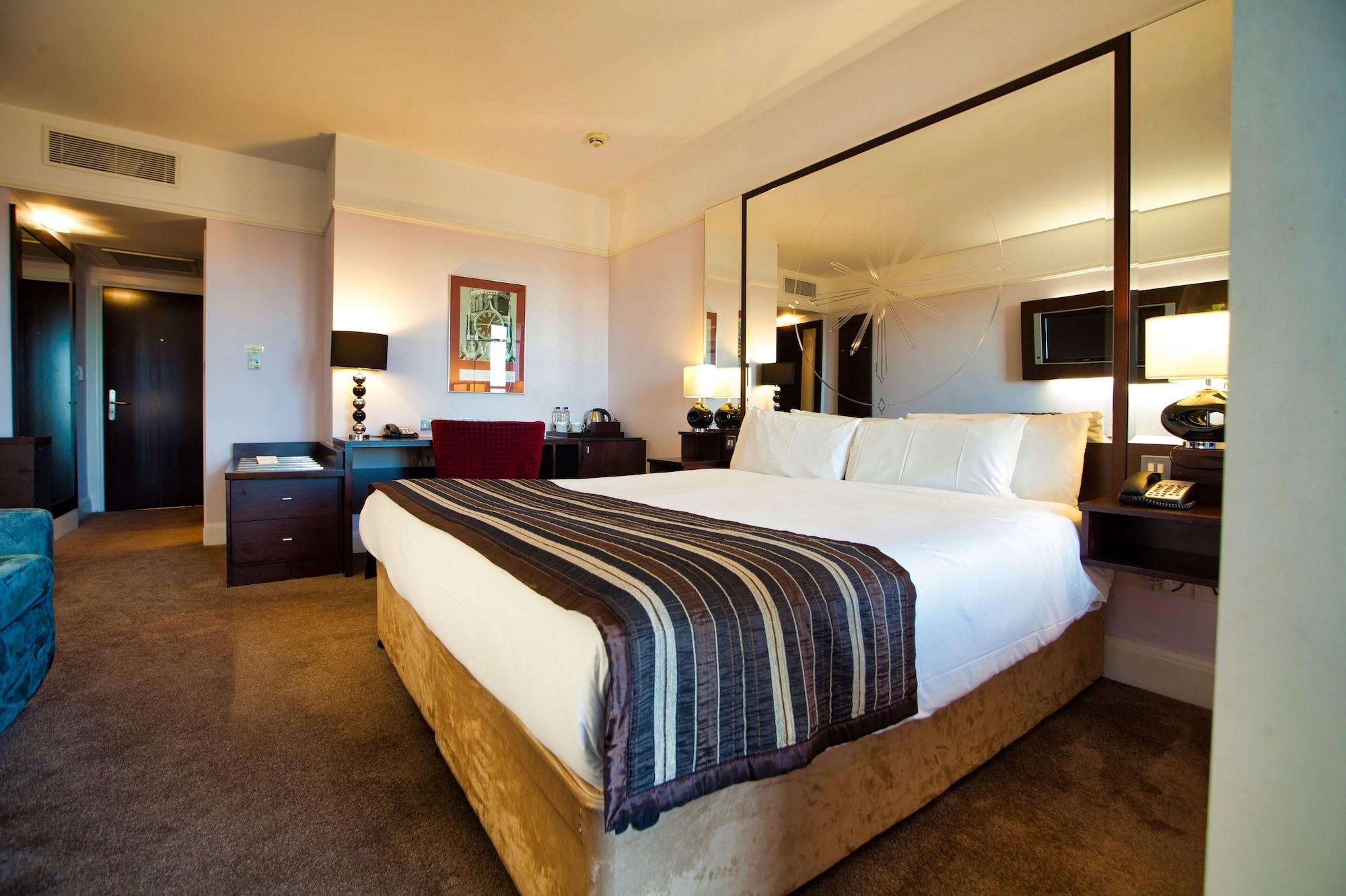 Carlton Hotel Blanchardstown Bagian luar foto