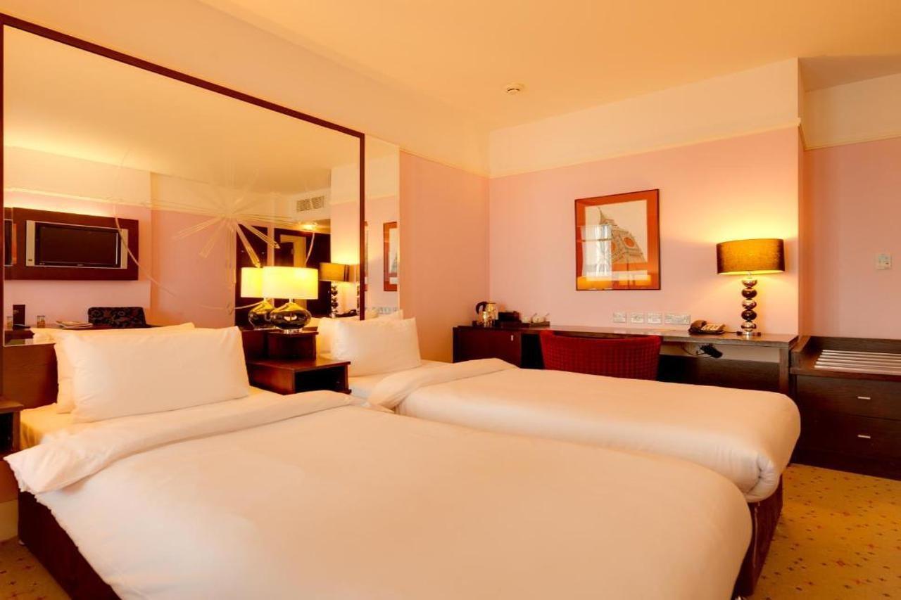 Carlton Hotel Blanchardstown Bagian luar foto