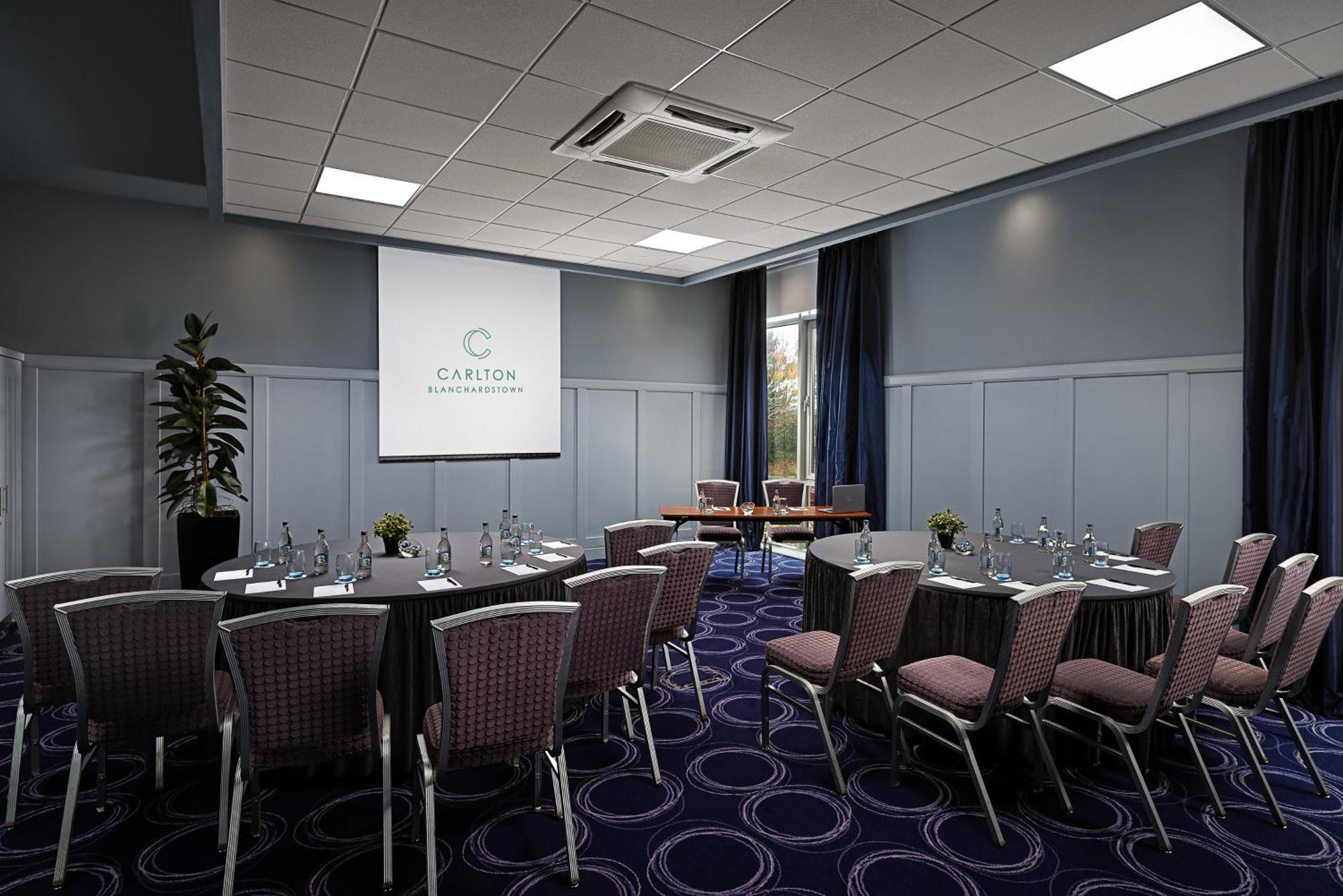 Carlton Hotel Blanchardstown Bagian luar foto