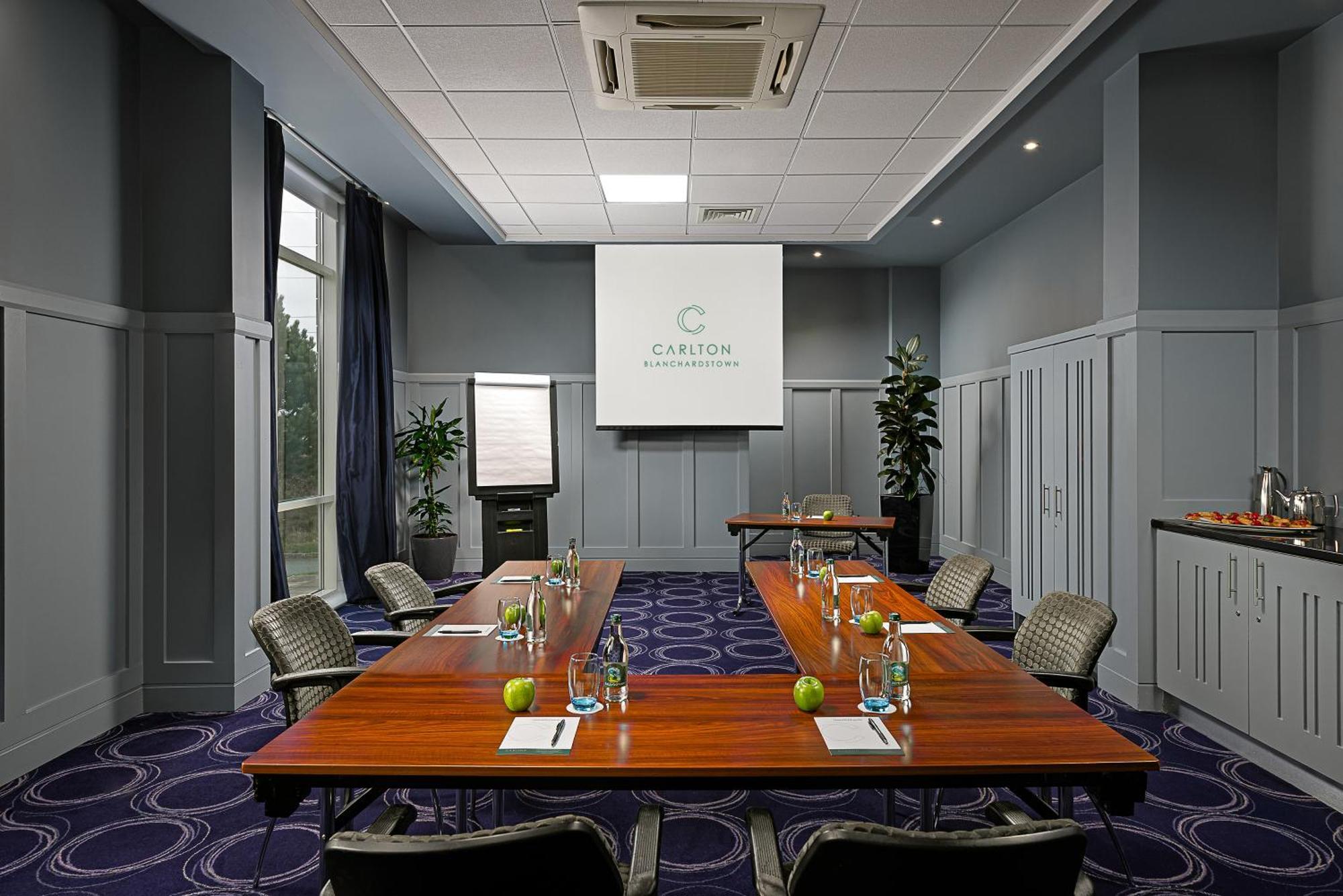 Carlton Hotel Blanchardstown Bagian luar foto
