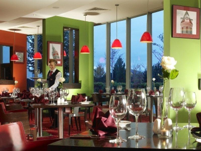 Carlton Hotel Blanchardstown Bagian luar foto